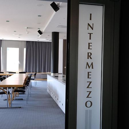 Four Munich Neue Messe Hotel Ашхайм Екстериор снимка