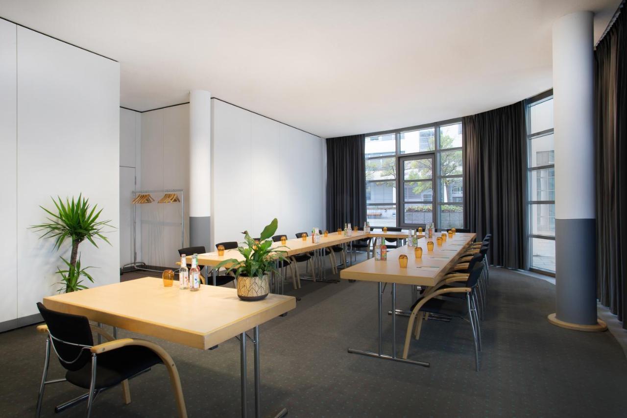 Four Munich Neue Messe Hotel Ашхайм Екстериор снимка