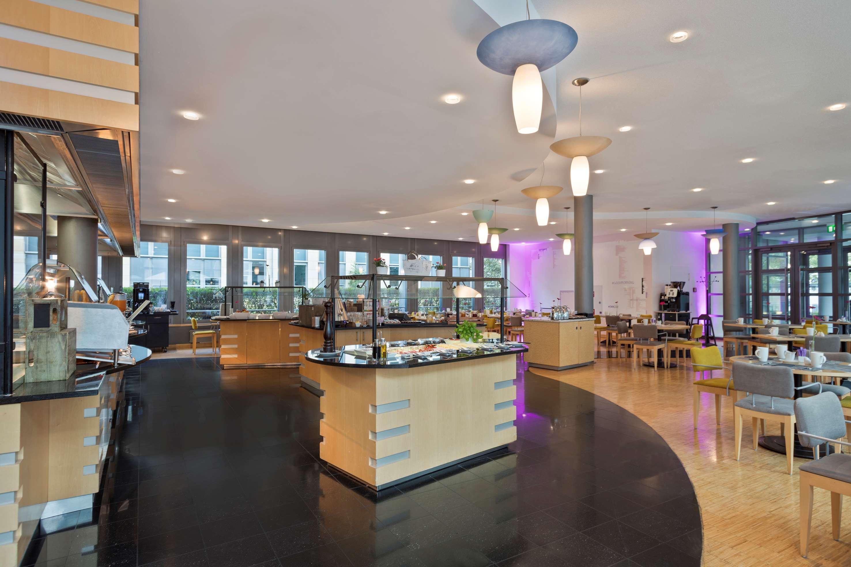 Four Munich Neue Messe Hotel Ашхайм Екстериор снимка
