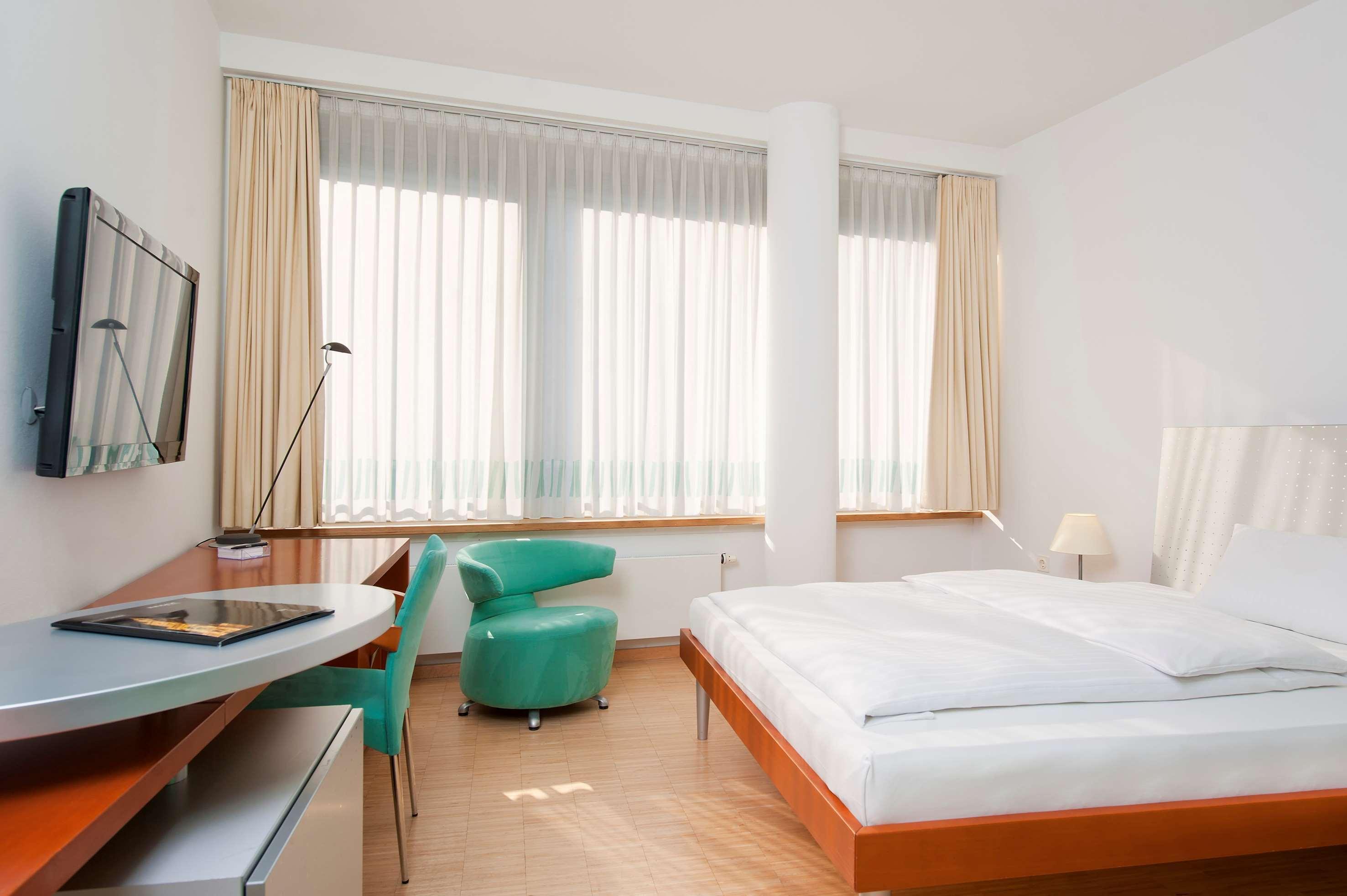 Four Munich Neue Messe Hotel Ашхайм Екстериор снимка